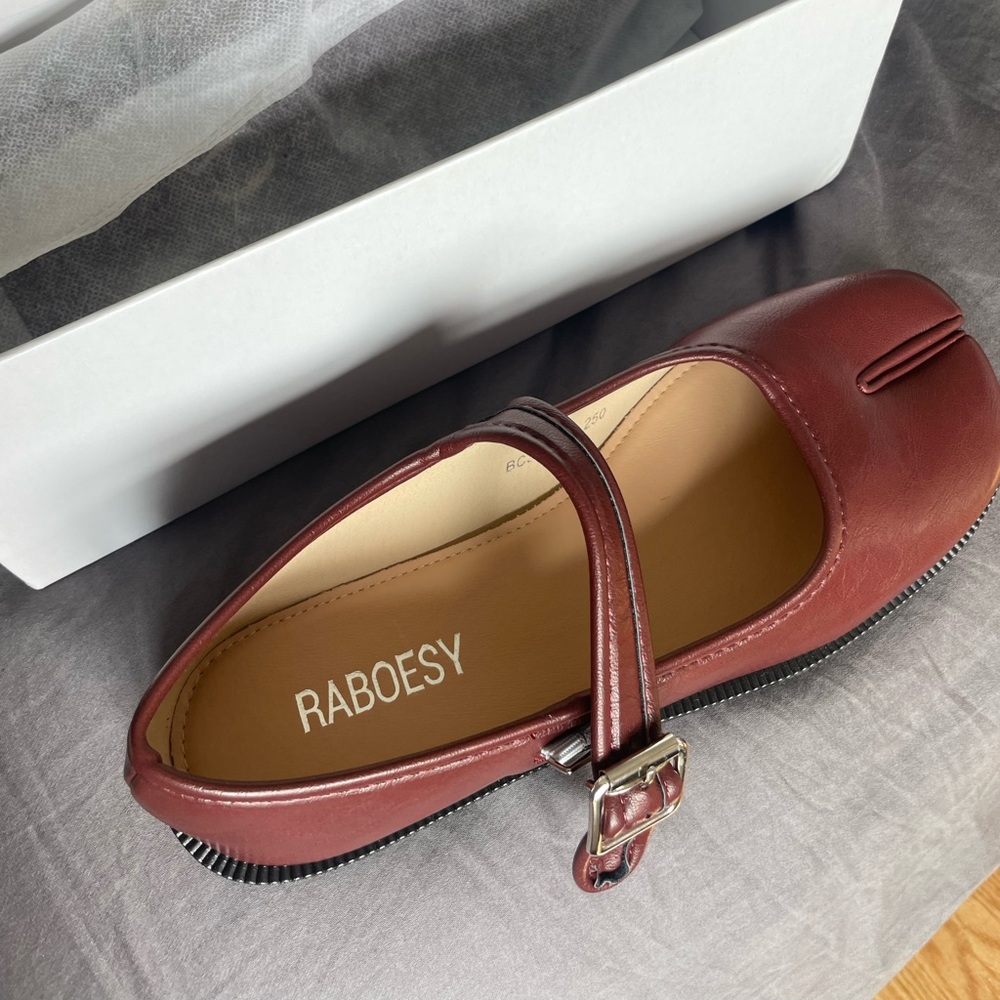 Tabi Shoes Burgundy